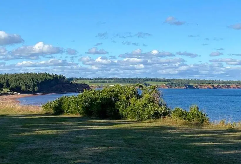 エコノミールーム, Ned S Landing At Spry Point And The Barn At Spry Point
