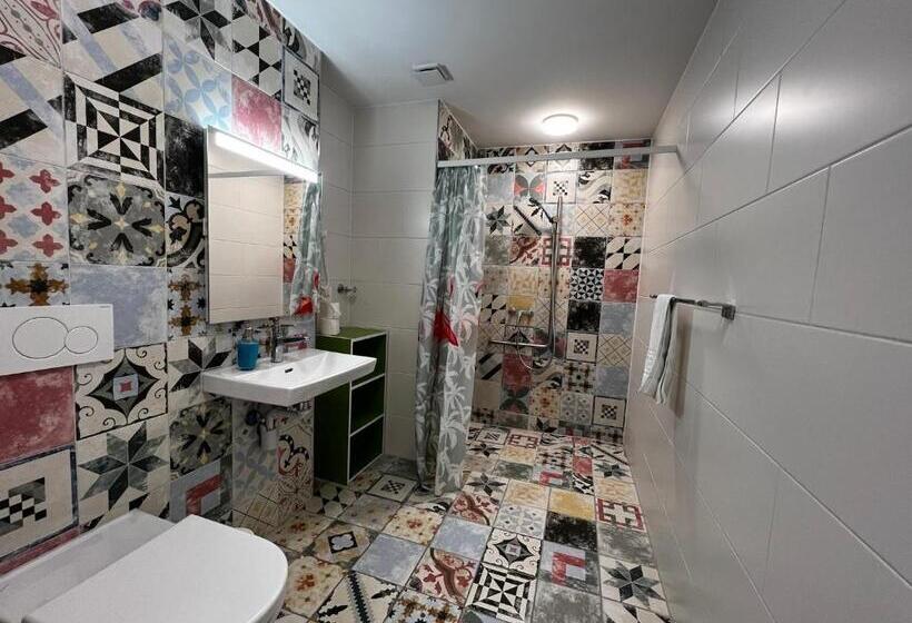 شقة غرفة واحدة, Smartroom Hotel Rössli Hunzenschwil