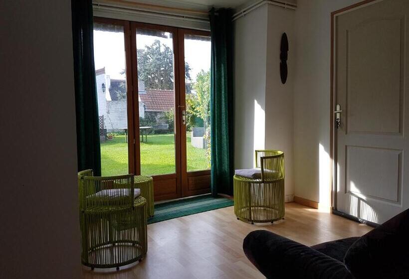 Люкс Вид на Сад, Au Gallodrome Maison D Hôtes Et Table D Hôtes En Estaminet Privé