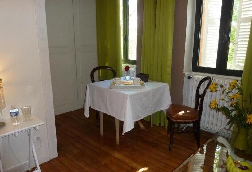 Quarto Triplo Estandar Vista Jardim, Maison Le Village 4 épis