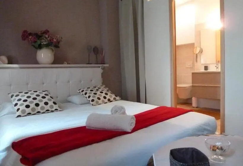 浴室共有スタンダード4人用ルーム, Maison Le Village 4 épis