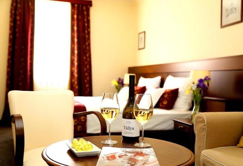 Номер Стандарт, Barka Galéria Hotel és étterem