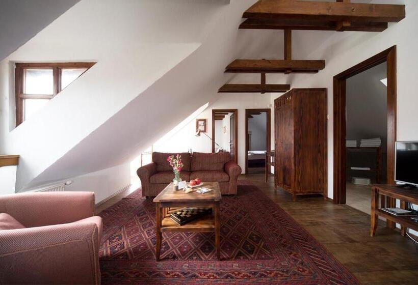 חדר משפחתי, Barka Galéria Hotel és étterem