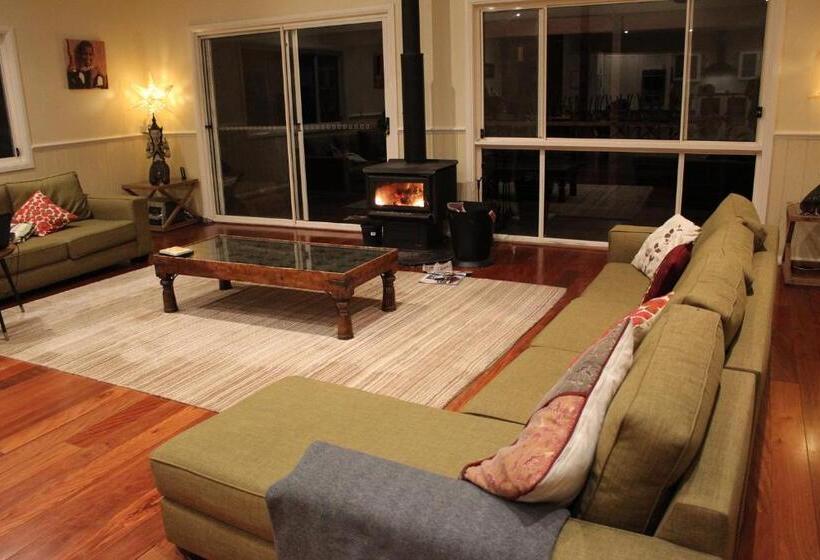 בית, חדר שינה 1, Yanada