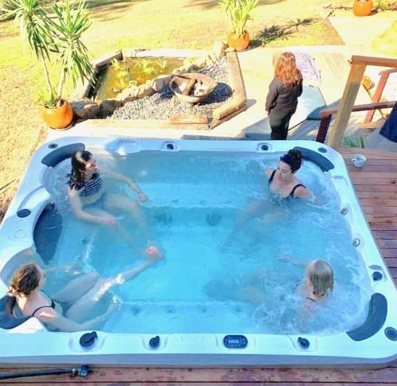 סוויטת 2 חדרי שינה, Yanada