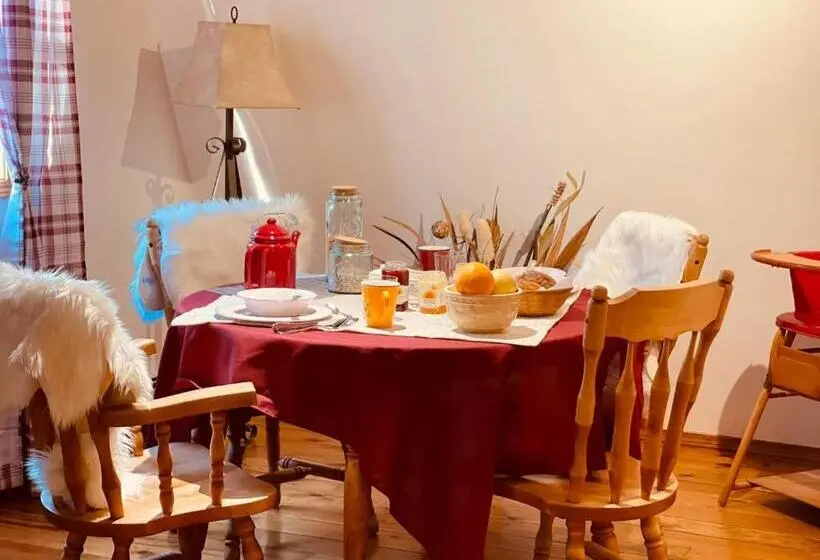 スイート, Forest & Lake Pei Bed & Breakfast
