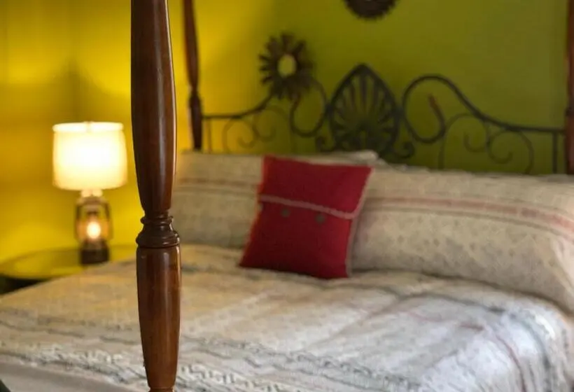 バス共有のスタンダードルーム, Forest & Lake Pei Bed & Breakfast