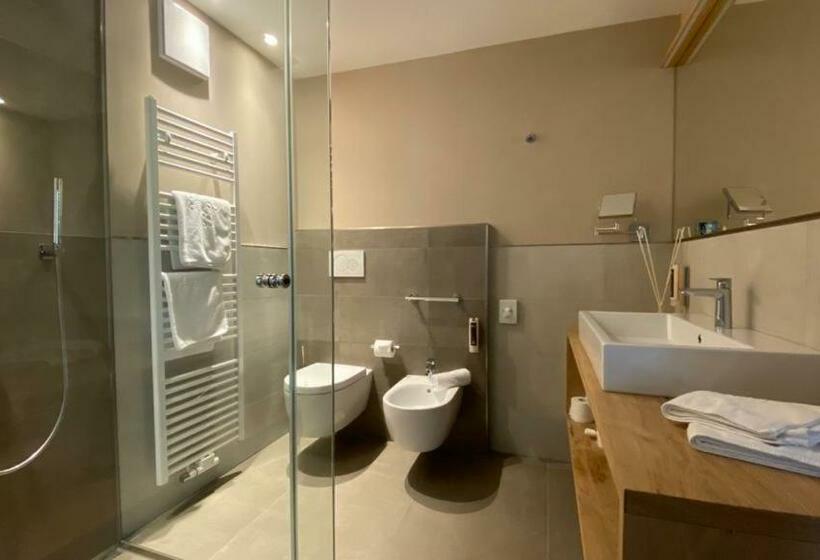 标准间, Bergfrieden