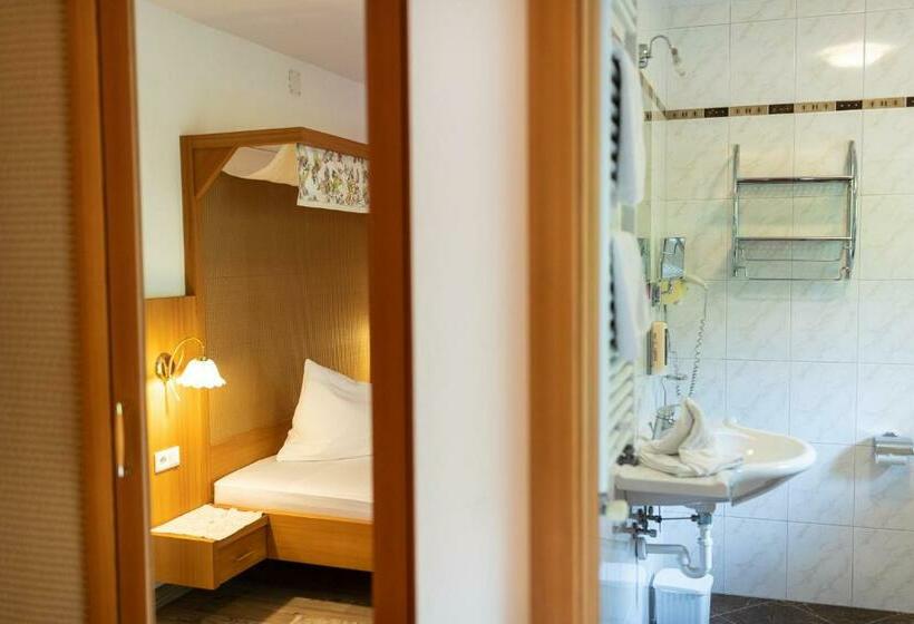 带阳台的标准单人间, Bergfrieden