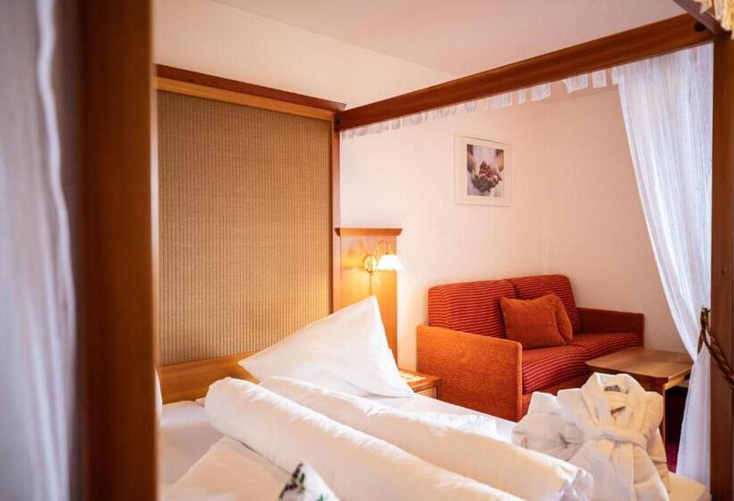 家庭间, Bergfrieden