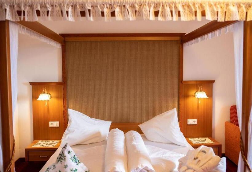 家庭间, Bergfrieden