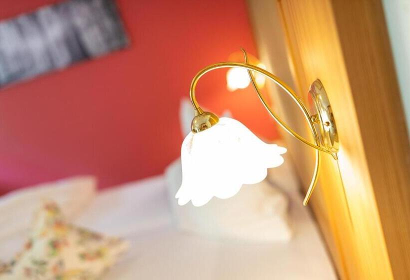 标准间, Bergfrieden