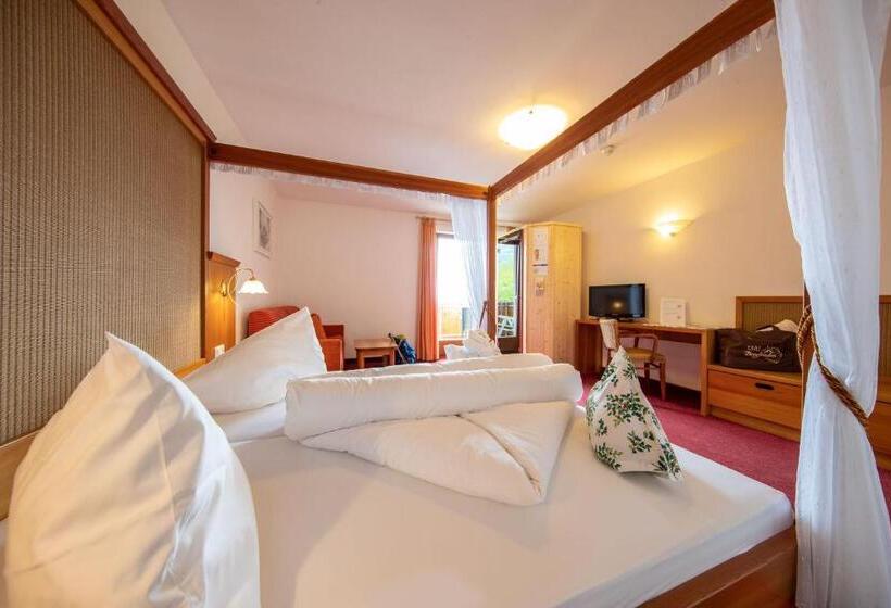 家庭间, Bergfrieden