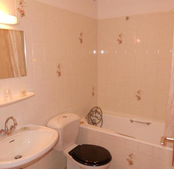 スタンダードルーム, Hôtel Restaurant Roess