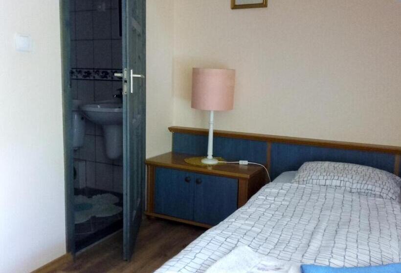 Номер Стандарт, Rudolf's Fogadó