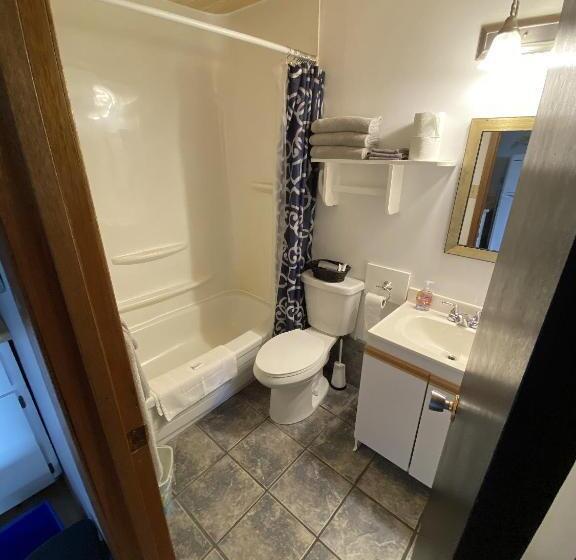 2 Szobás Ház, The Pines Motel And Cottages