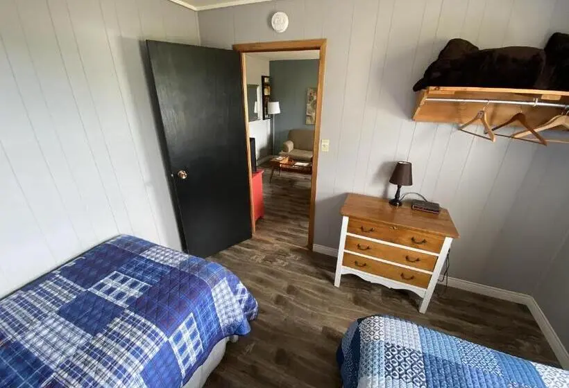 2ベッドルームハウス, The Pines Motel And Cottages