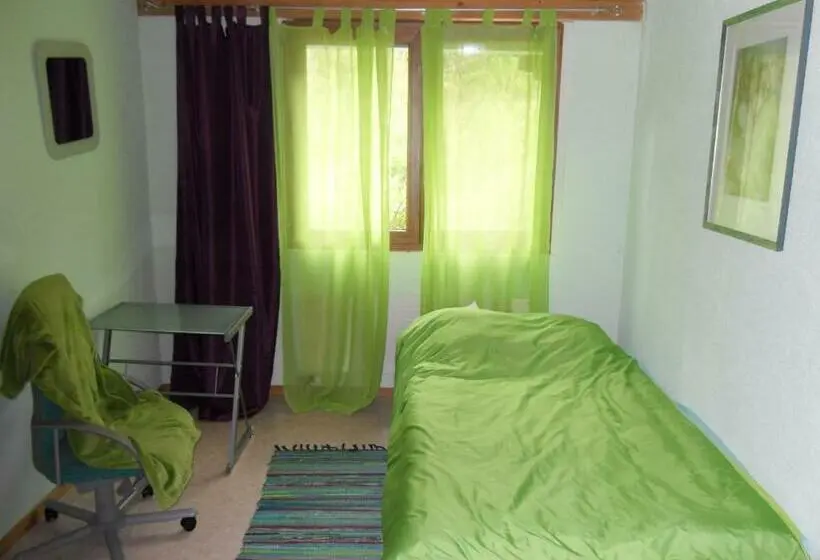 バスルーム共有のシングルスタンダード, Bed&breakfast In Flüh
