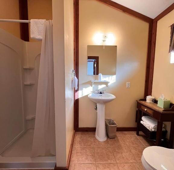 标准三人间, Honor Motel