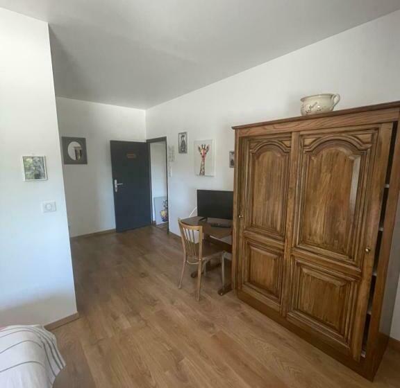 스탠다드 룸, Ar Gavotenn