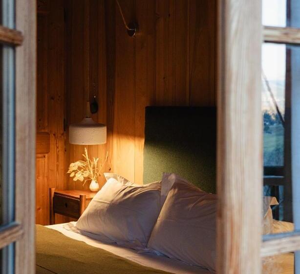 חדר דלוקס עם מרפסת, Auberge Le Moulin De Léré Restaurant Frédéric Molina 1 étoile