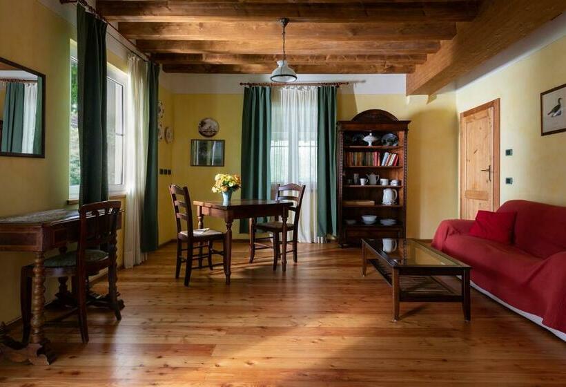 شقة غرفة واحدة, Tenuta Perusini