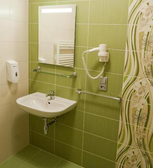 Quarto Estandar, Vír