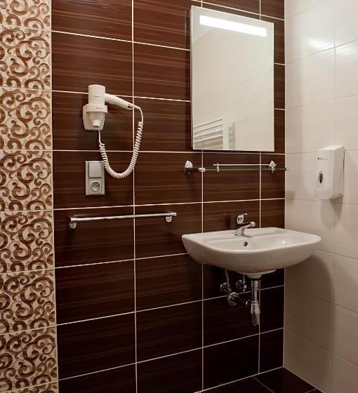 Quarto Estandar, Vír