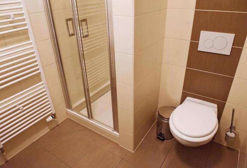 Quarto Estandar, Vír