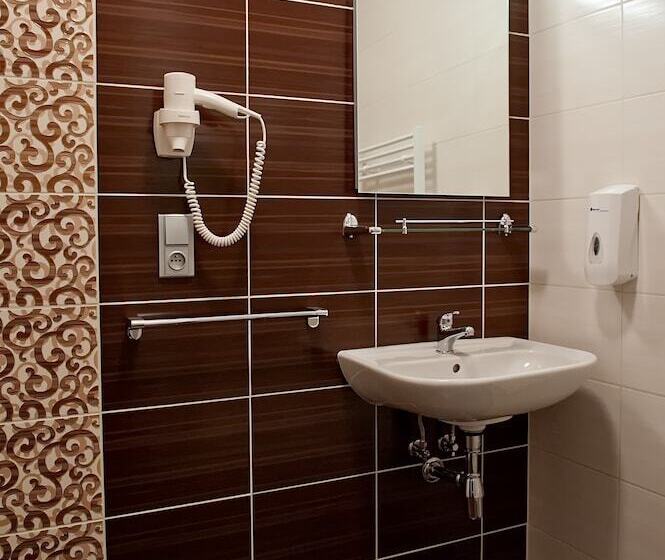 Quarto Estandar, Vír