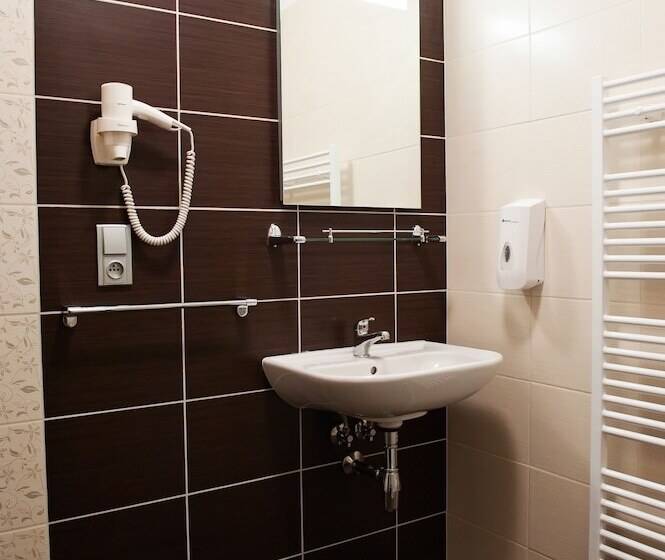 Quarto Estandar, Vír