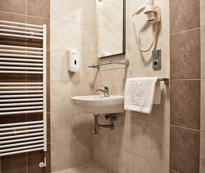 Quarto Estandar, Vír