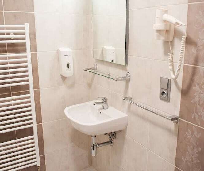 Quarto Estandar, Vír