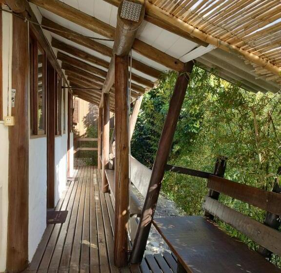 带阳台套房, Chalé Do Tibet Vale Da Utopia