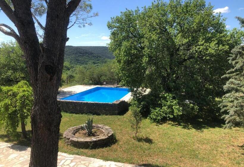 חדר סטנדרט נוף לבריכה, Mas De Bombequiols