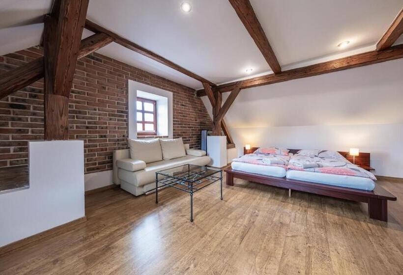 标准三人间, Penzion Mnich