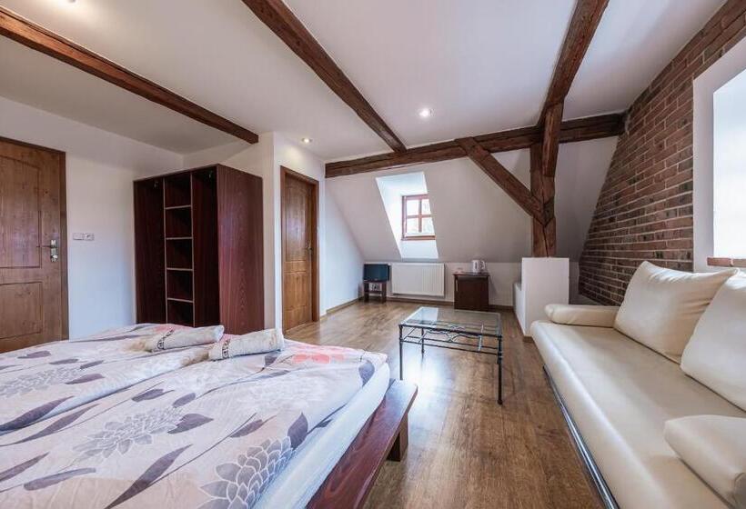 标准三人间, Penzion Mnich