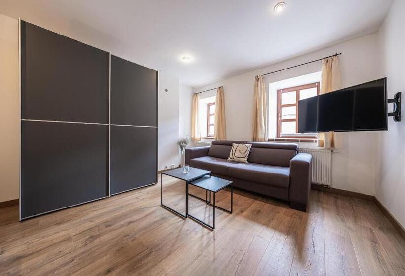 豪华三人间, Penzion Mnich