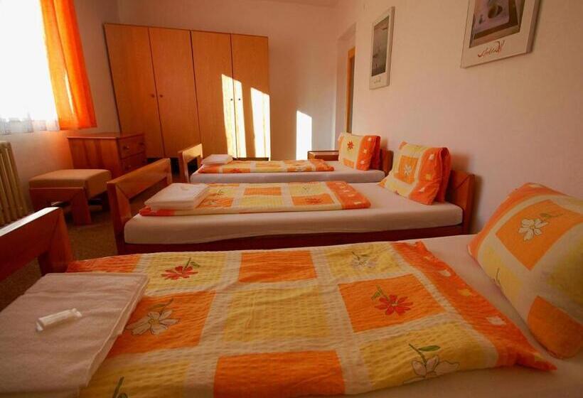 חדר סטנדרט לשלושה, Penzion Vápenka