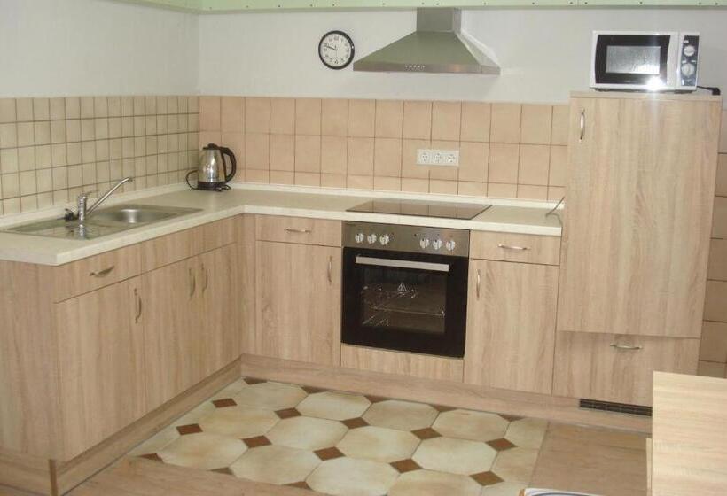 ４ベッドルームハウス, Traditionsgasthof Zum Luedertal