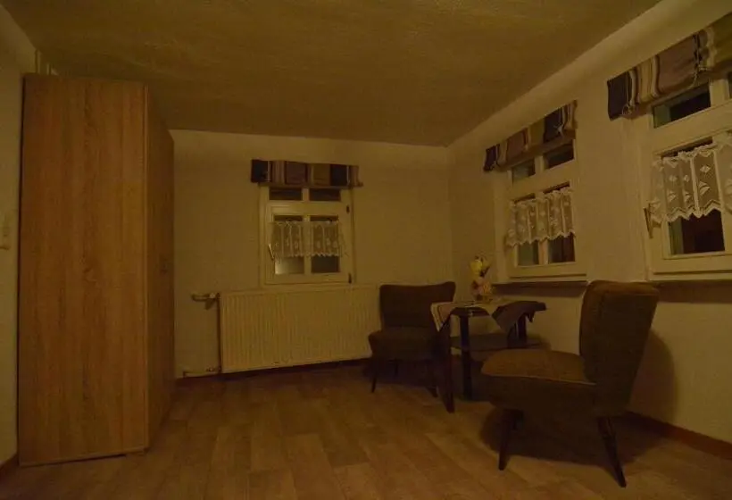 ４ベッドルームハウス, Traditionsgasthof Zum Luedertal