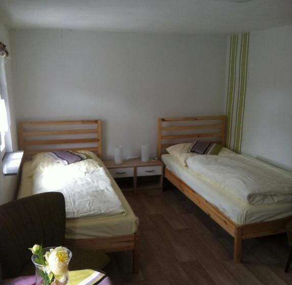 ４ベッドルームハウス, Traditionsgasthof Zum Luedertal