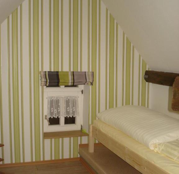 خانه 4 خوابه, Traditionsgasthof Zum Luedertal