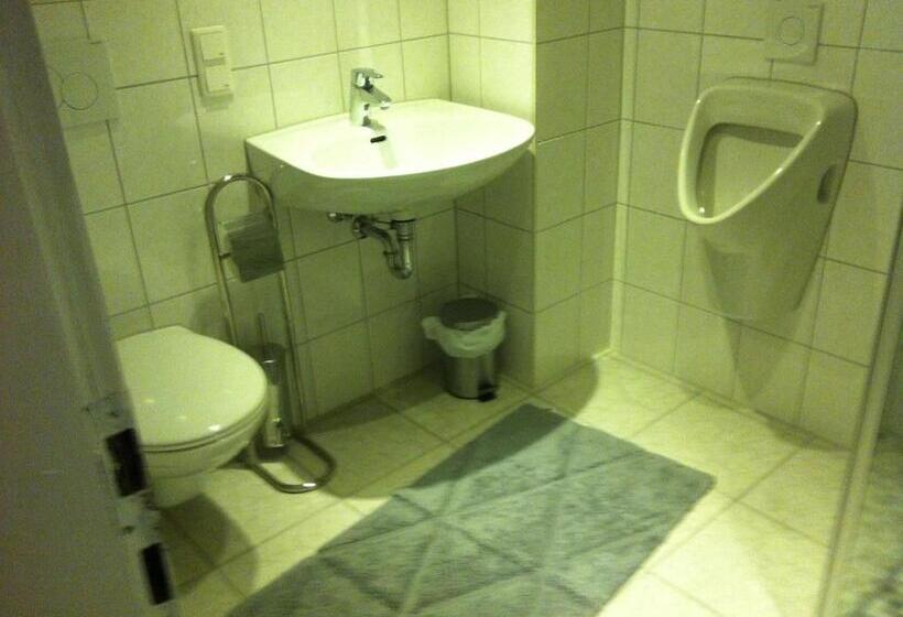 בית, 4 חדרי שינה, Traditionsgasthof Zum Luedertal