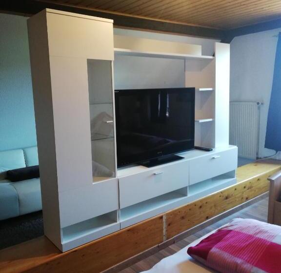 스탠다드 스튜디오, Weingut Und Gästehaus Vongerichten