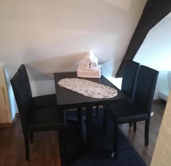 스탠다드 스튜디오, Weingut Und Gästehaus Vongerichten