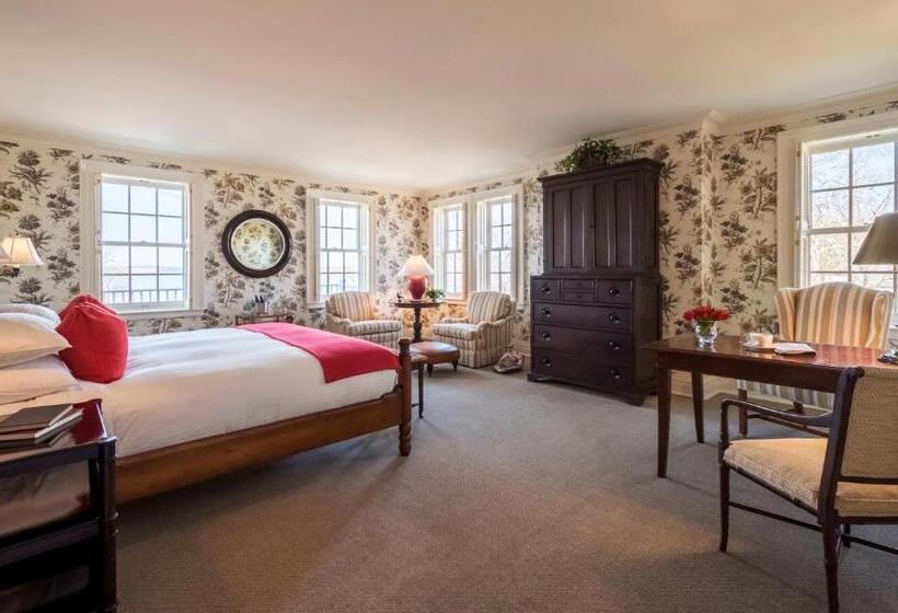 غرفة قياسية سرير كينج, Inns Of Aurora Resort & Spa