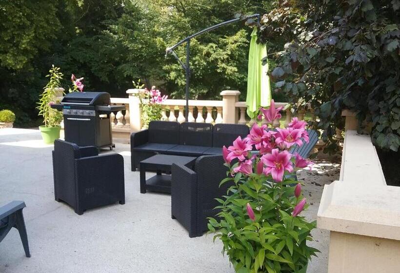 Номер Стандарт, Château Des Marronniers