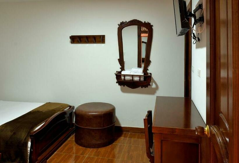 חדר בסיסי, Las Marías Family Home