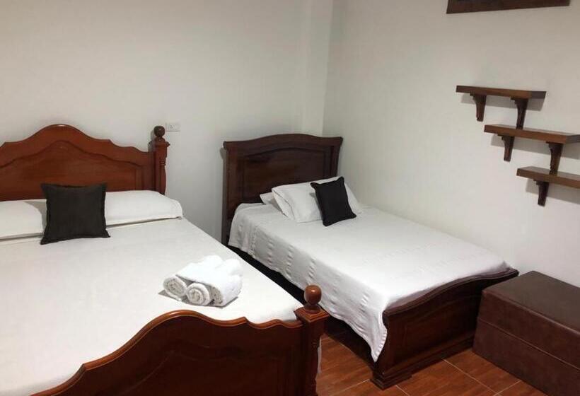 חדר בסיסי, Las Marías Family Home